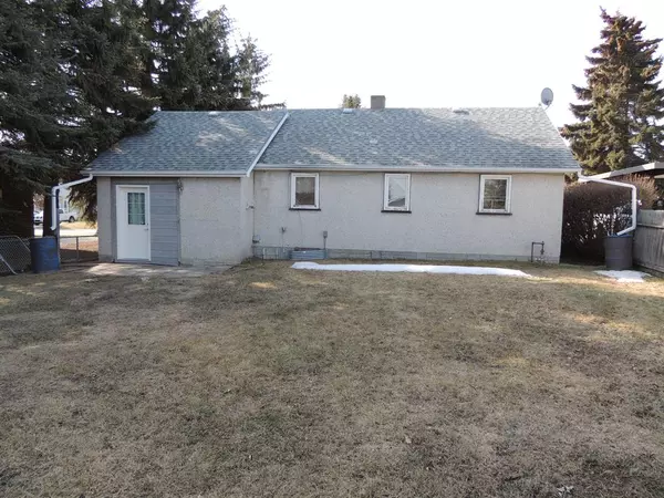 Lacombe, AB T4L 1L6,5532 54 AVE