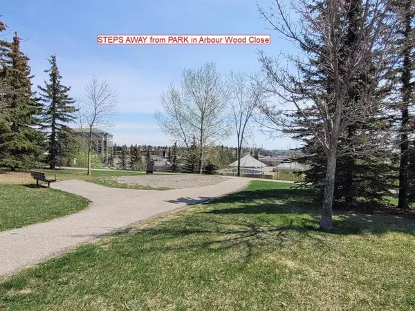 Calgary, AB T3G 4B3,180 Arbour Wood Close NW