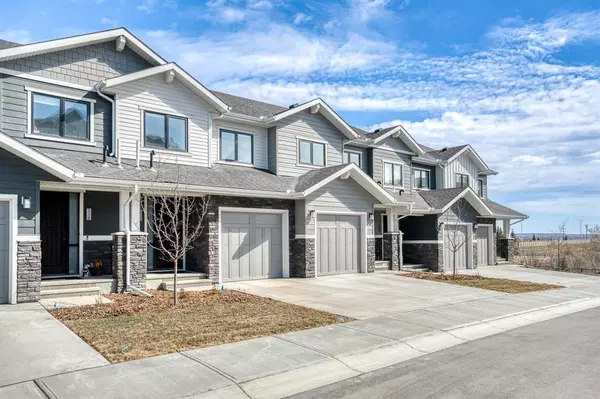 Calgary, AB T3B 6J5,118 Crestridge Common SW