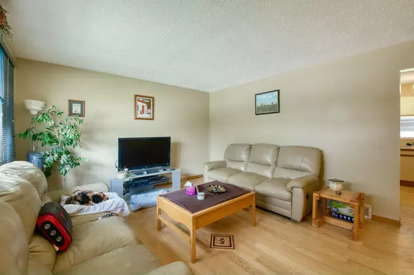 Calgary, AB T2A4T3,344 Penswood WAY SE