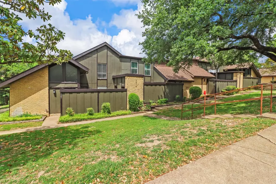 4651 Country Creek Drive #1117, Dallas, TX 75236