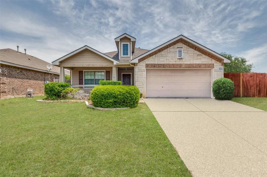 824 Kentucky Derby Lane, Fort Worth, TX 76179