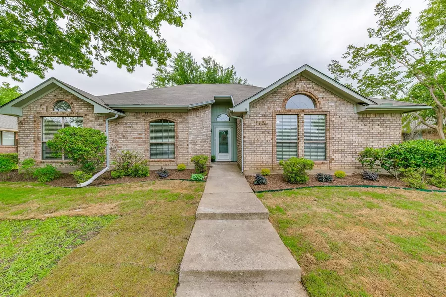 506 N Winding Oaks Drive, Wylie, TX 75098