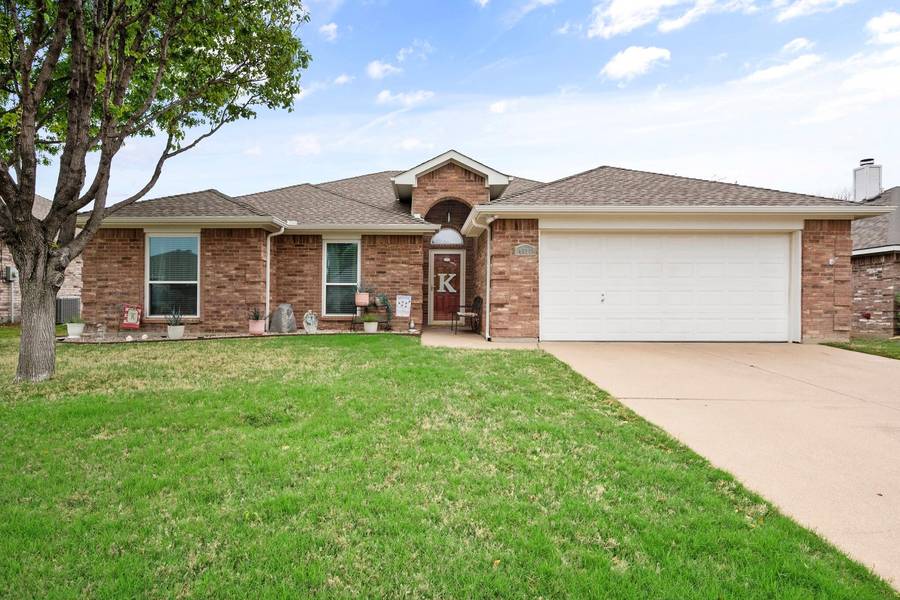 4611 Fox Meadows Lane, Mansfield, TX 76063