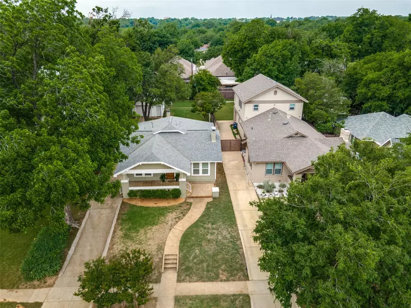 2308 Thomas Place, Fort Worth, TX 76107