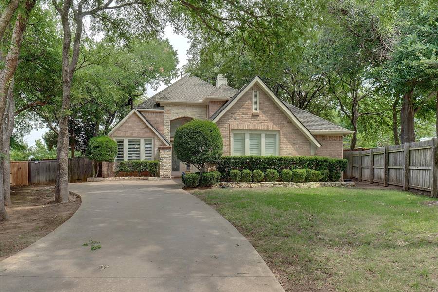 2320 Wembley Wood Lane, Bedford, TX 76022