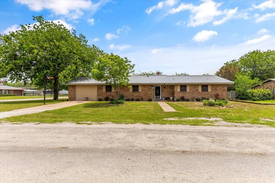 639 Hawk Street, Dublin, TX 76446