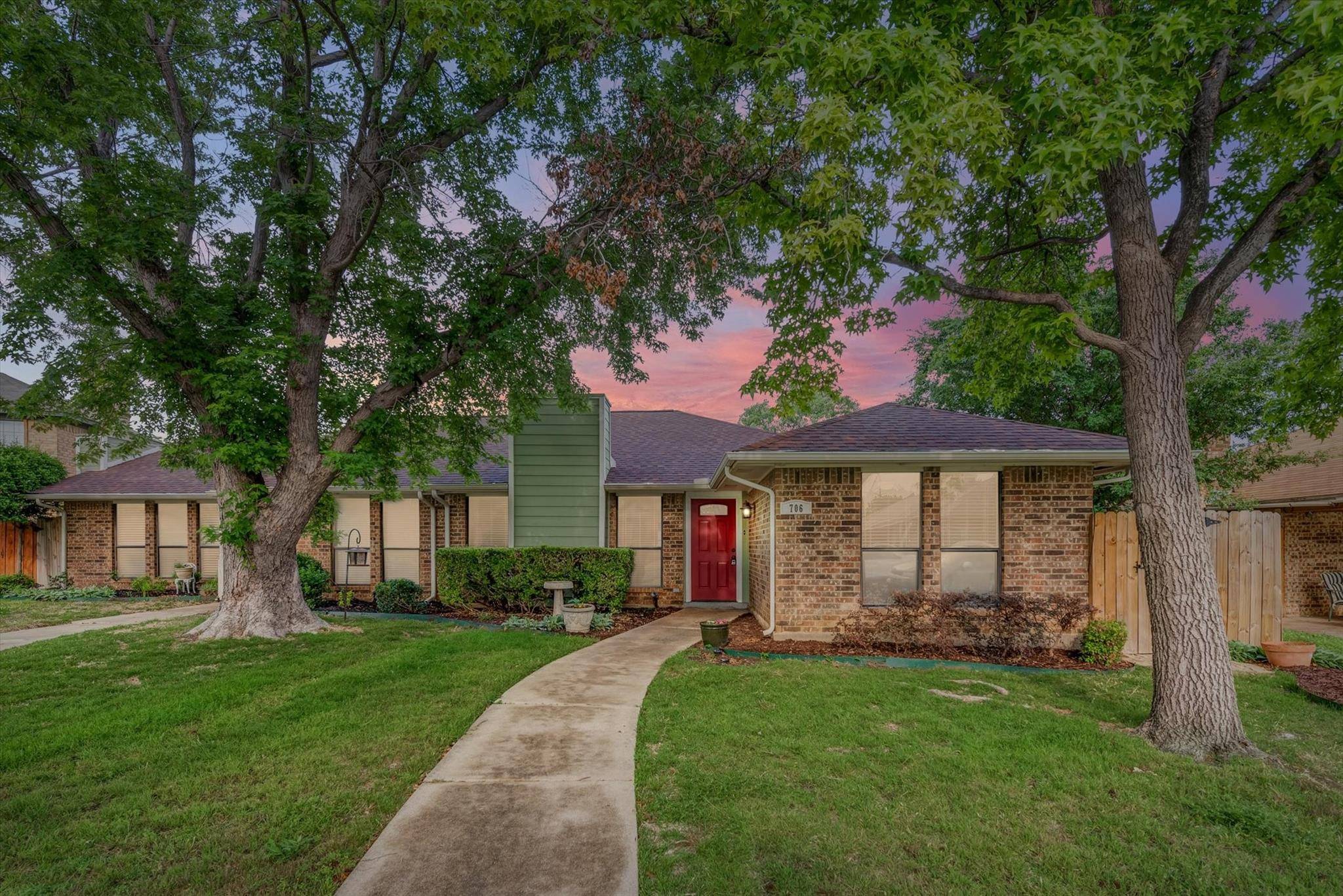 Grapevine, TX 76051,706 Peach Court