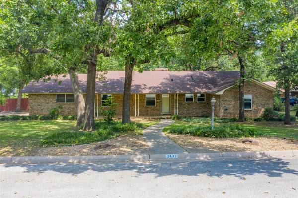 2437 Kayewood Drive, Denton, TX 76209