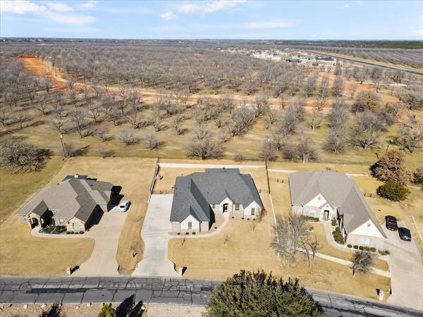 10107 Ravenswood Road, Granbury, TX 76049