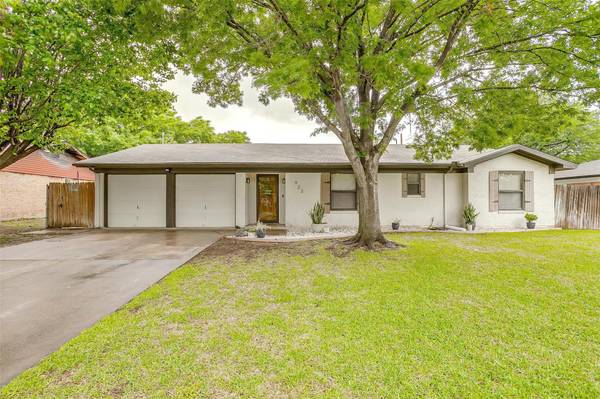 923 Keller Avenue, Benbrook, TX 76126