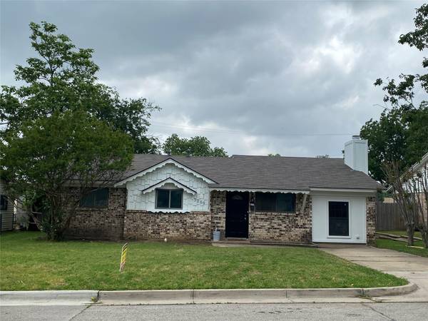 3269 Earle Drive, Haltom City, TX 76117