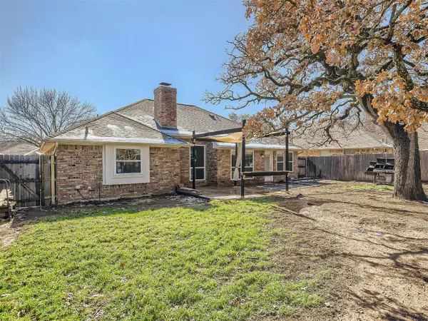 Arlington, TX 76001,2523 Satinwood Court