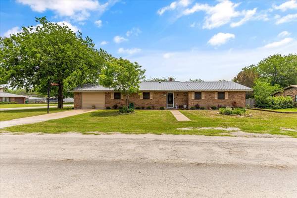 639 Hawk Street, Dublin, TX 76446