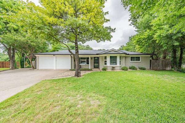 640 Circleview Drive N, Hurst, TX 76054