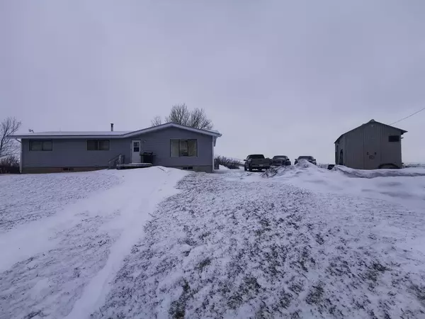 315 Hillside Ave,  Leavitt,  AB T0K 0K0