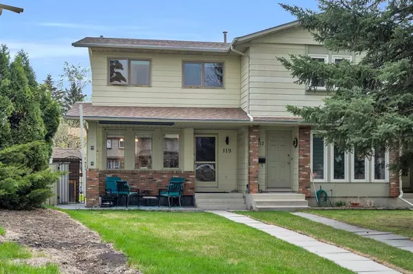 Calgary, AB T2X 2J7,119 Midbend PL SE