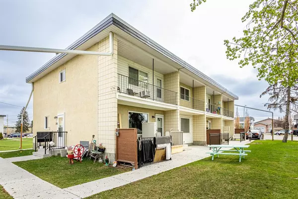 Calgary, AB T2E 4Y5,2211 19 ST NE #215