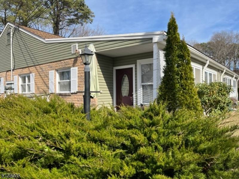 2 Magnolia St #B, Toms River Township, NJ 08757