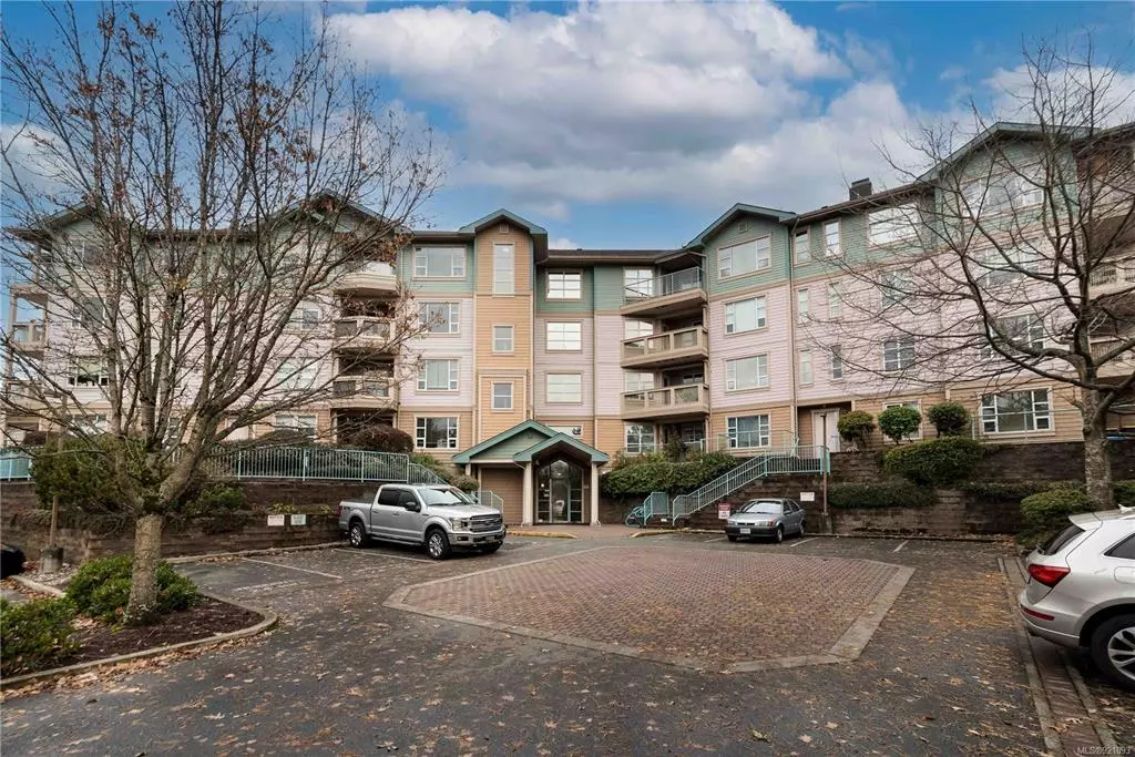 Saanich, BC V8X 5J3,799 Blackberry Rd #302