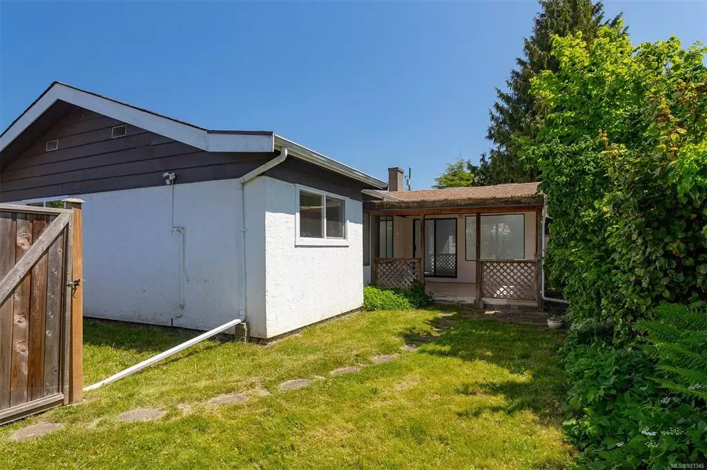 Esquimalt, BC V9A 6R7,482 Foster St