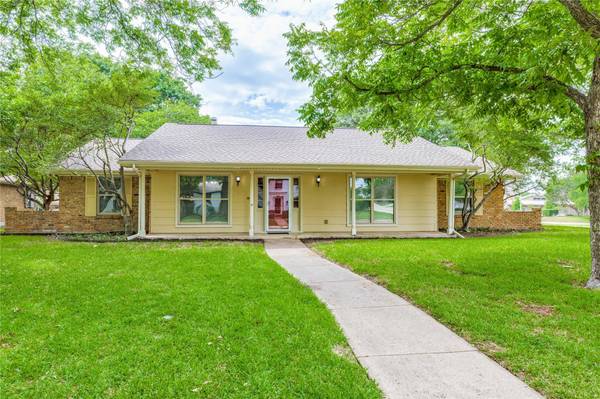 2523 Little Creek Drive, Richardson, TX 75080