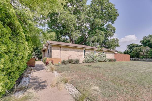 9433 Pinewood Drive, Dallas, TX 75243