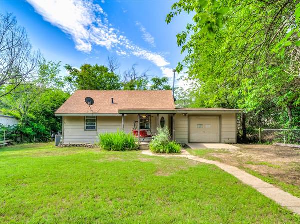 7037 Camp Street, Azle, TX 76020