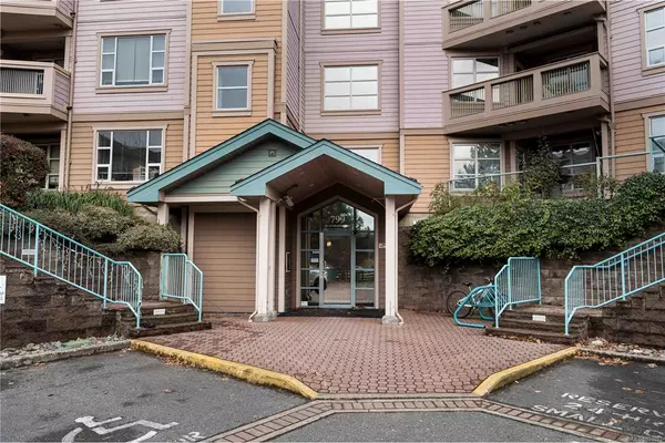 Saanich, BC V8X 5J3,799 Blackberry Rd #302