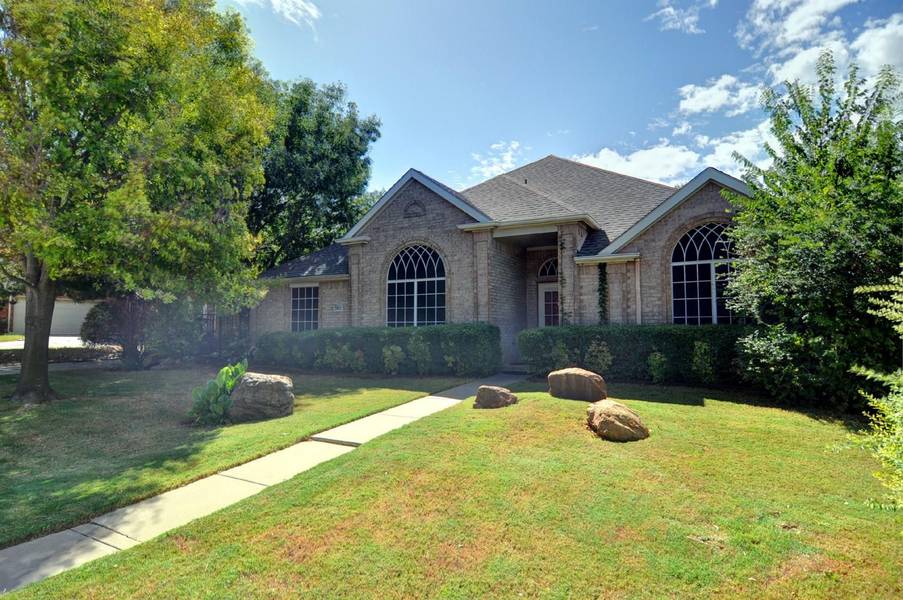 2905 Saint Michael Drive, Mansfield, TX 76063