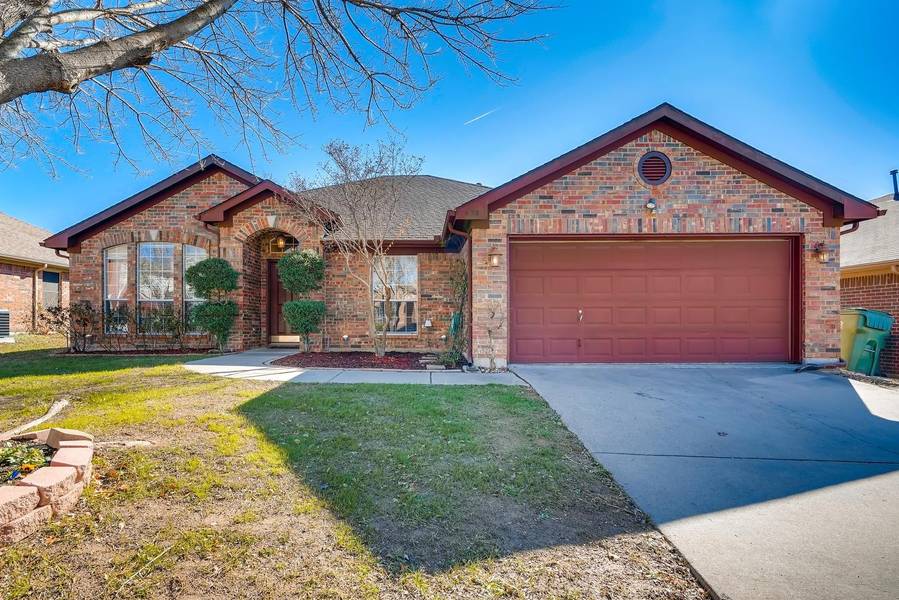 608 Joy Lane, Mansfield, TX 76063