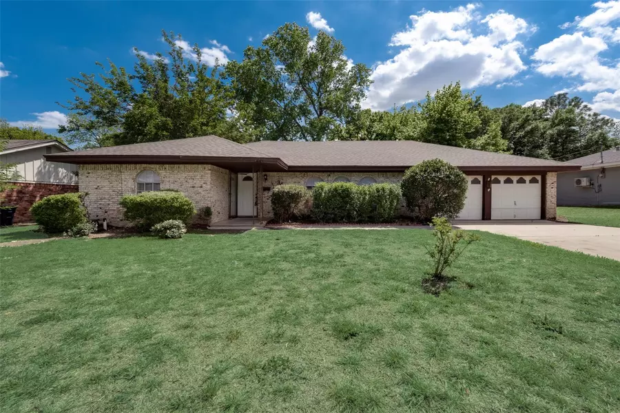 3413 Ashford Avenue, Fort Worth, TX 76133