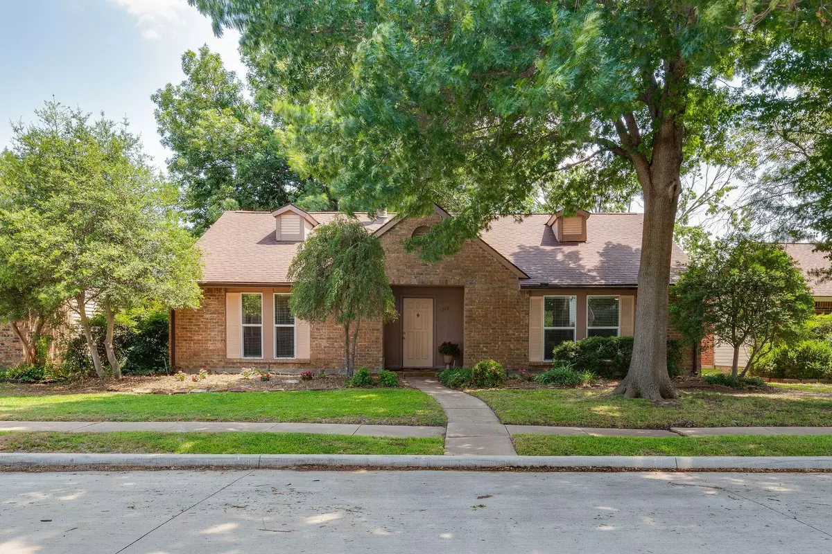 Allen, TX 75002,1208 Clearwood Court