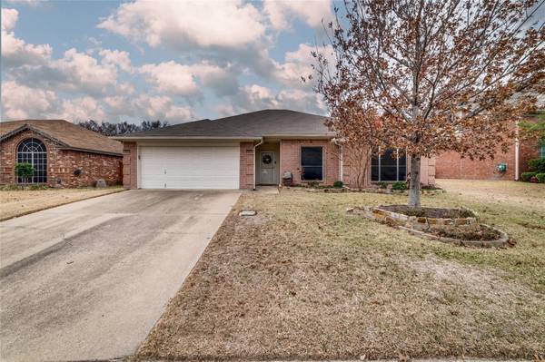 2209 Field Lane, Mansfield, TX 76063