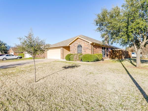 1800 Buddy Davis Lane, Mansfield, TX 76063