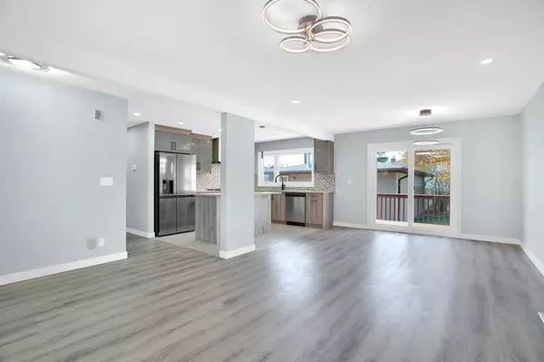 Calgary, AB T2J 0Z9,9407 Albany PL SE