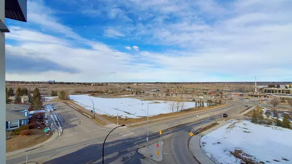 Calgary, AB T2Y 0R1,30 Shawnee Common SW #411