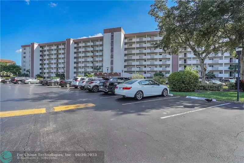 5860 NW 44 ST #312, Lauderhill, FL 33319