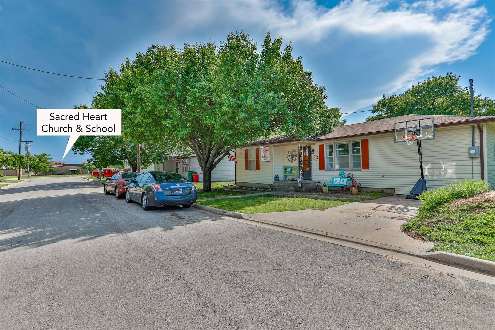 Muenster, TX 76252,915 N Oak