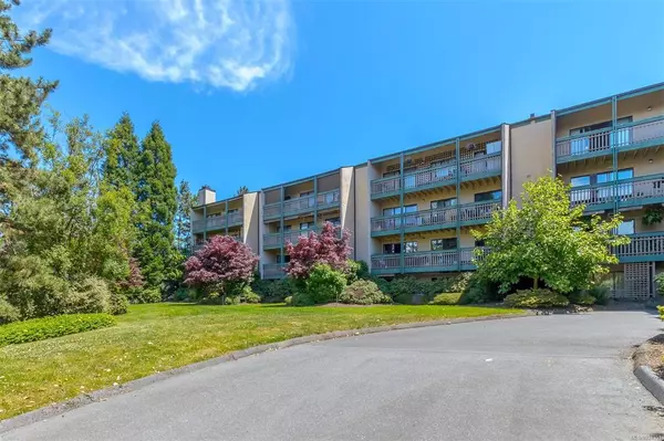 Saanich, BC V8X 4W9,3277 Quadra St #410