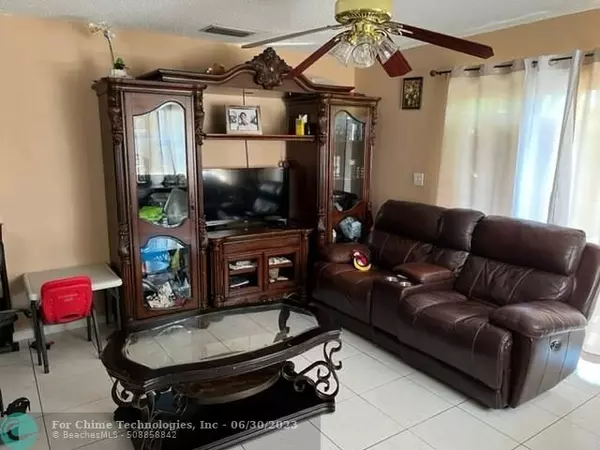 Pompano Beach, FL 33064,3104 NW 4th Ter  #1-115