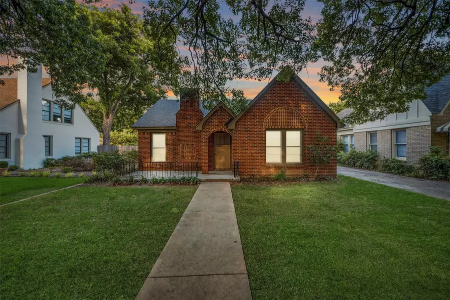 3237 Greene Avenue, Fort Worth, TX 76109