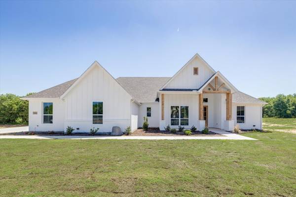 1016 Monaco Court, Springtown, TX 76082