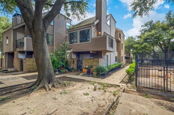 9817 Walnut Street #212, Dallas, TX 75243