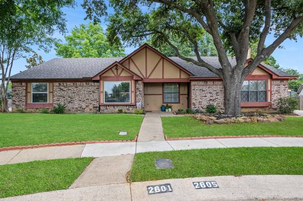 2605 Aquaduct Court, Bedford, TX 76022