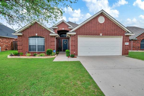 8316 Bandelier Trail, Fort Worth, TX 76137