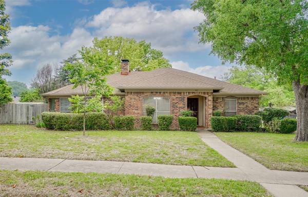 301 Stroud Lane, Garland, TX 75043