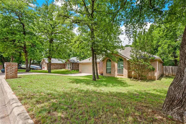 Azle, TX 76020,413 Meadowcrest Drive