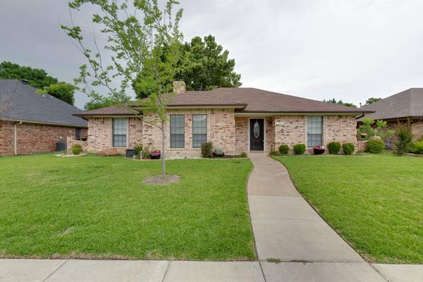 3114 Queenswood Lane, Garland, TX 75040