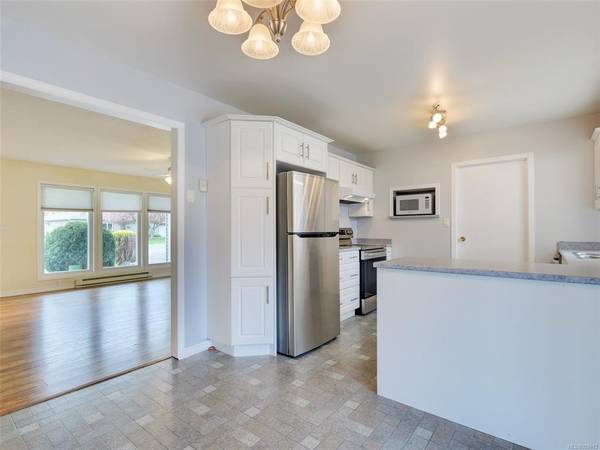 Sidney, BC V8L 4V5,2110 Brethourpark Way